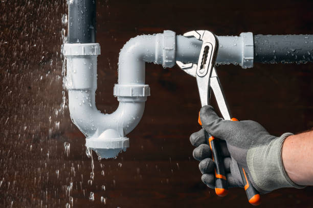 Professional Leak Detection technician working in Miramar Beach, FL